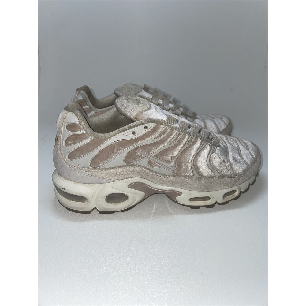 Nike Air Max Plus TN Womens Size 7 Particle Rose Pink AH6788-600‎